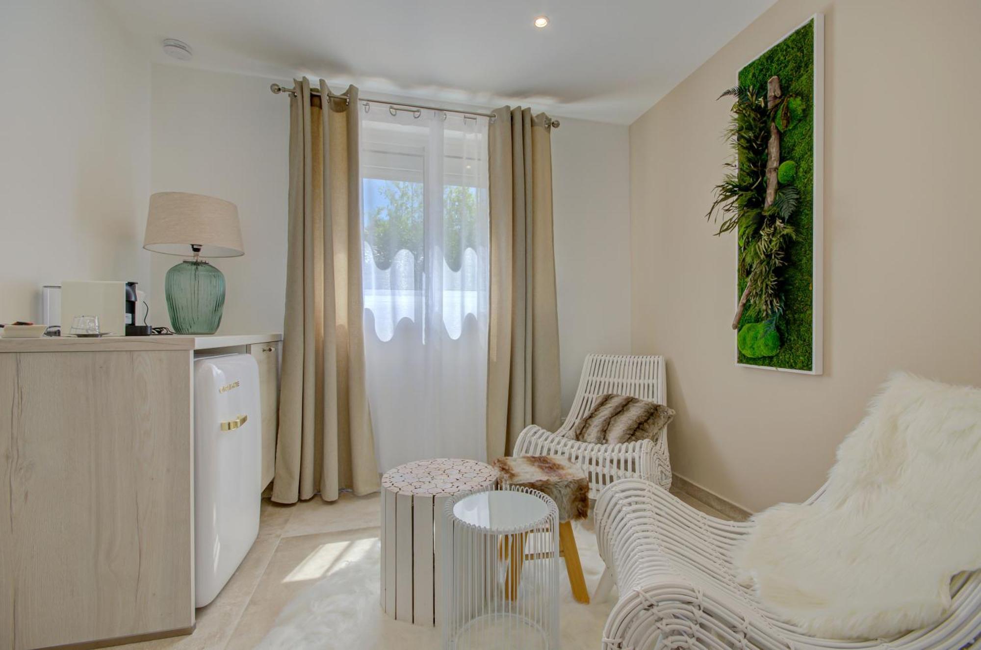 Domaine Le Courti - Adult Only Hotel Le Barcares Bilik gambar